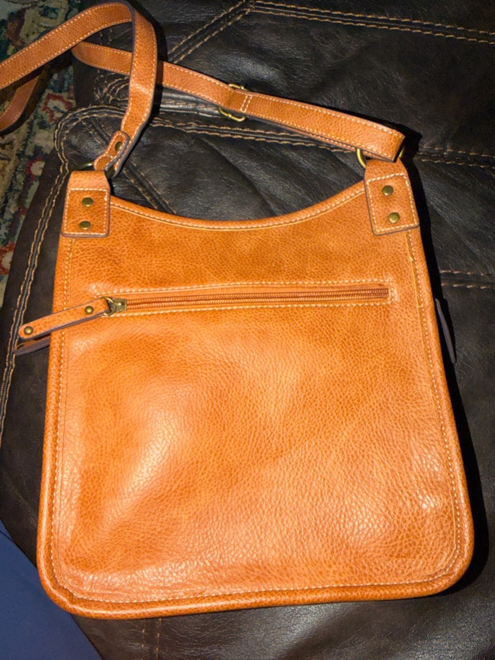 Classic Women's Crossbody Bag in Tan - Picture 5 of 5